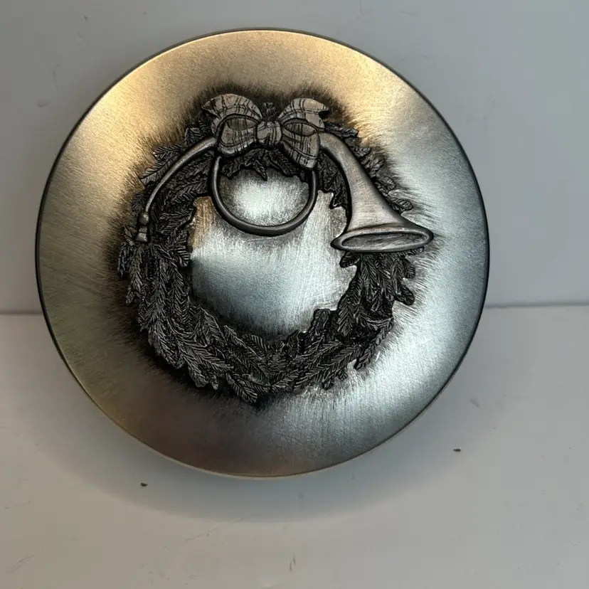 Vintage Metzke Pewter Christmas Wreath Tin @ 6 “ Diameter