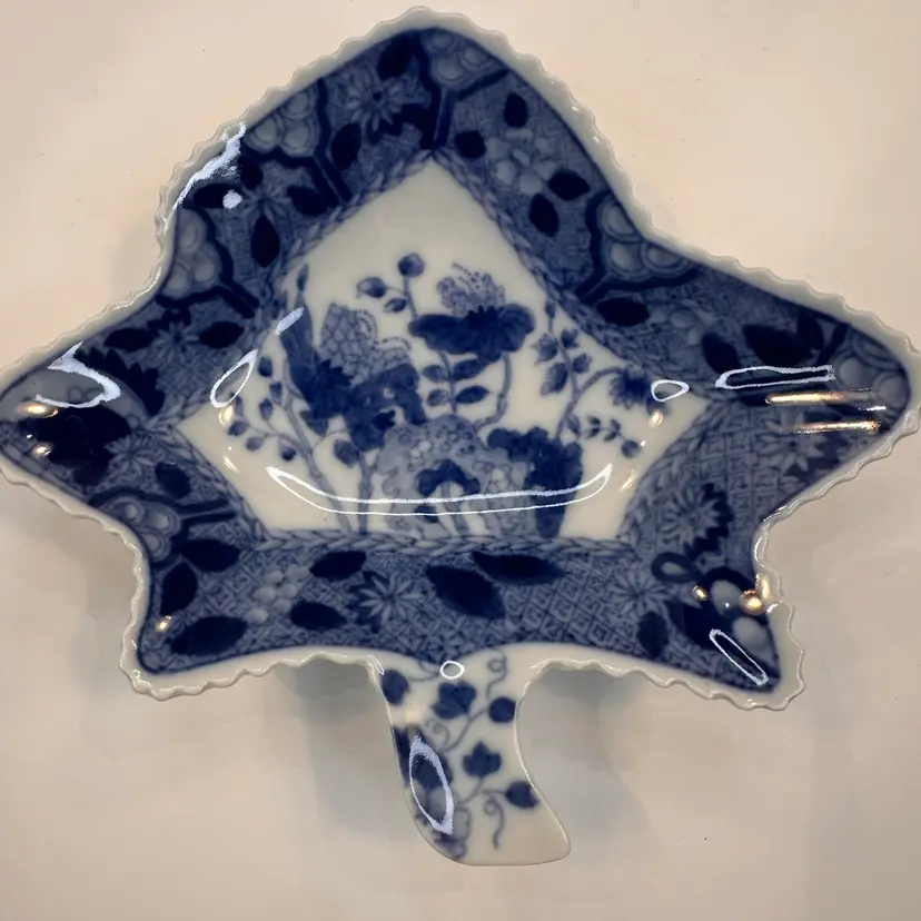 Chelsea House Blue & White Leaf Dish