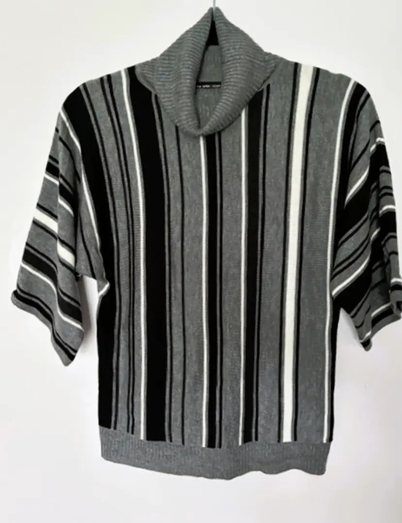 New York & Company Gray Black & White Stripe Size S