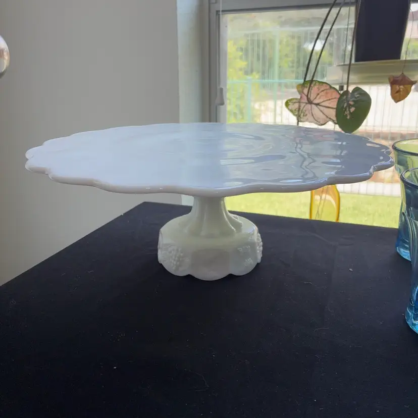 Westmoreland White/milk Glass Ruffled Edge Paneled Pedestal Cake Plate 4.25” Tall By 12” Across