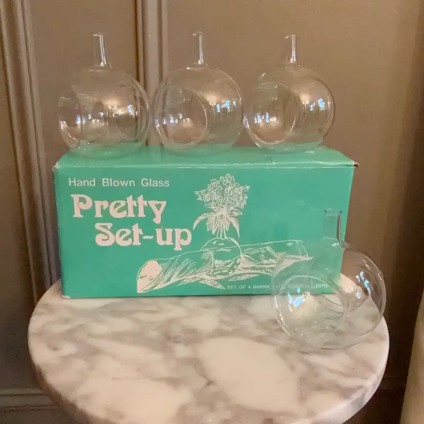 🔔 Vintage Pretty Set-Up Hand Blown Glass Napkin Ring Flower Bud Vases Set 4 Boxed