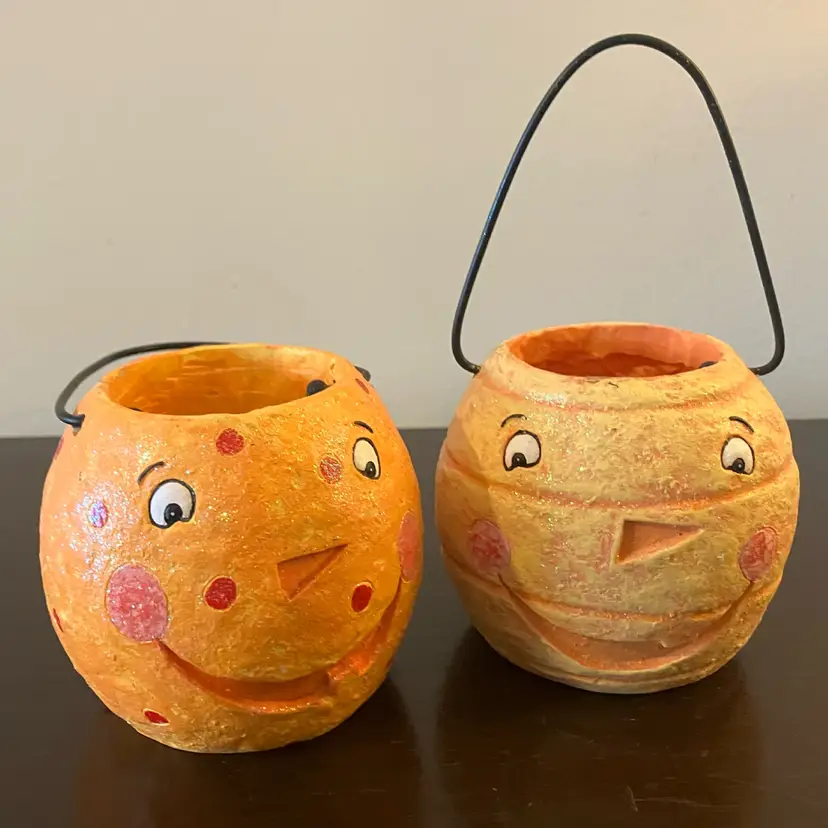 Set Of 2 Vintage Inspired Resin Pumpkin Decor