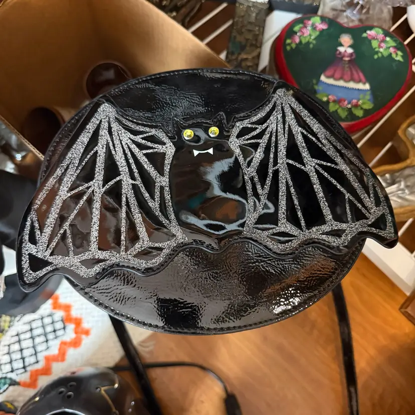 Betsey Johnson Halloween "BAT"Black Kitch Patent Leather Crossbody Like New