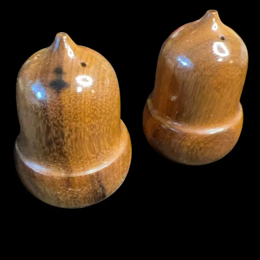 Acorn Myrtle Wood Salt & Pepper 2.5”
