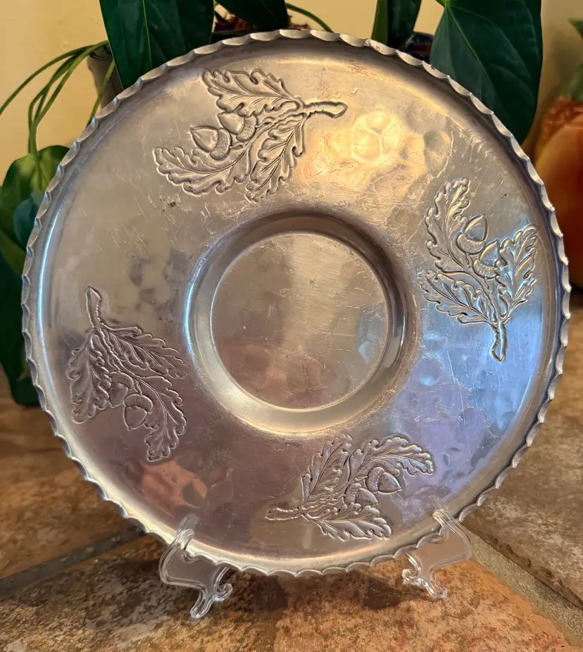Vintage Everlast Hand-Forged Aluminum Acorn Serving Bowl