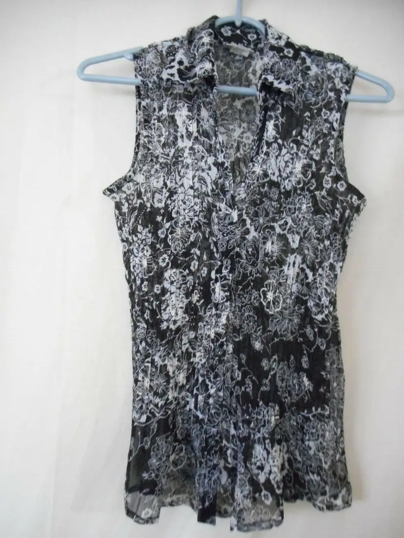 Tailor B. Moss Womens Size M Sleeveless v neck sheer button front blouse