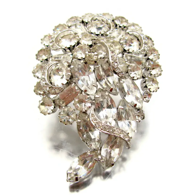 Unsigned Weiss Rhinestone Brooch