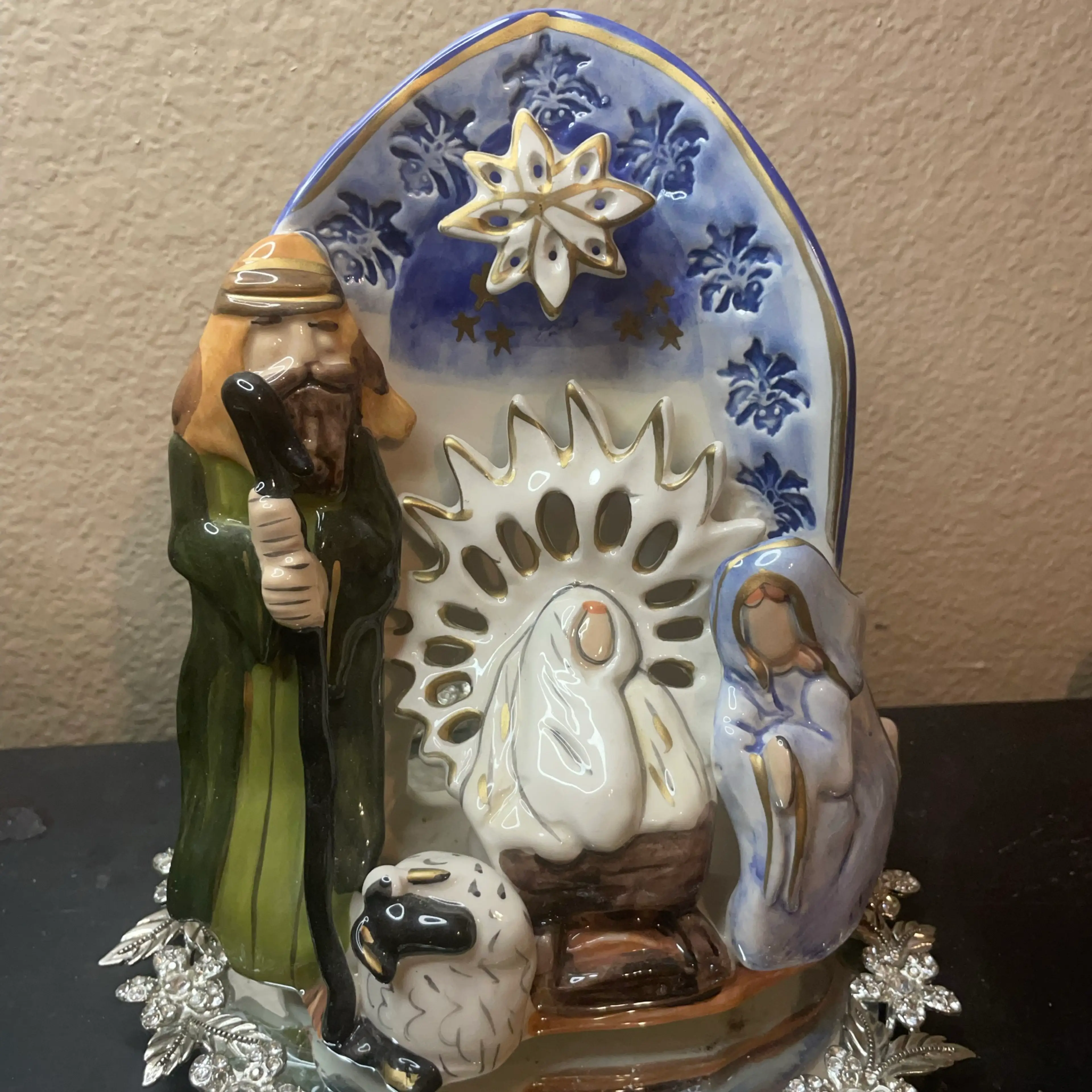 Image 2 of 7