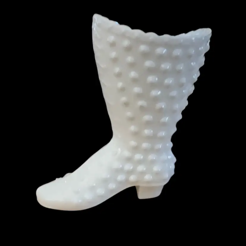 SH23  READ DESCRIPTION Signed Fenton White Milk Glass Hobnail Boot Figurine