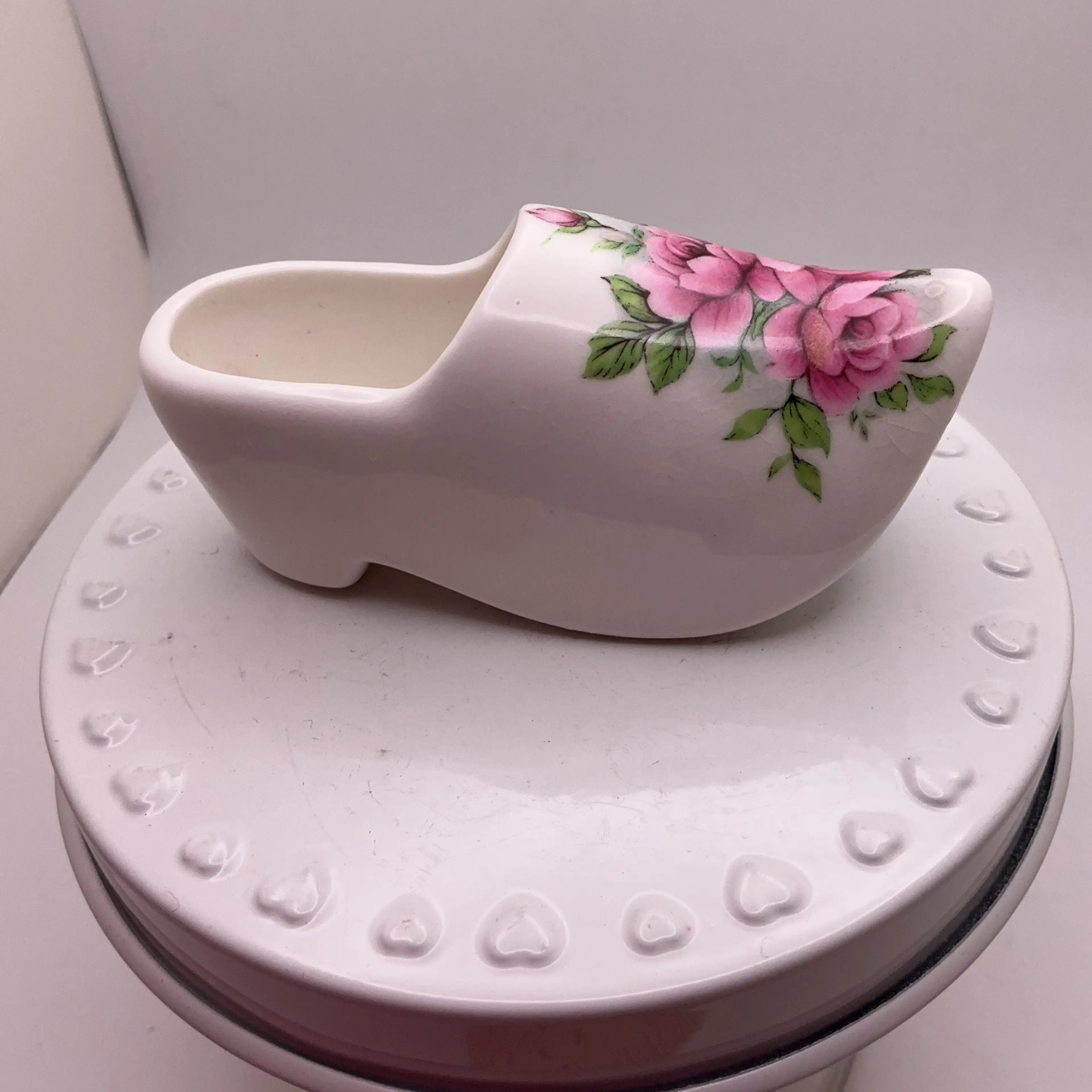 Image 2 of 6