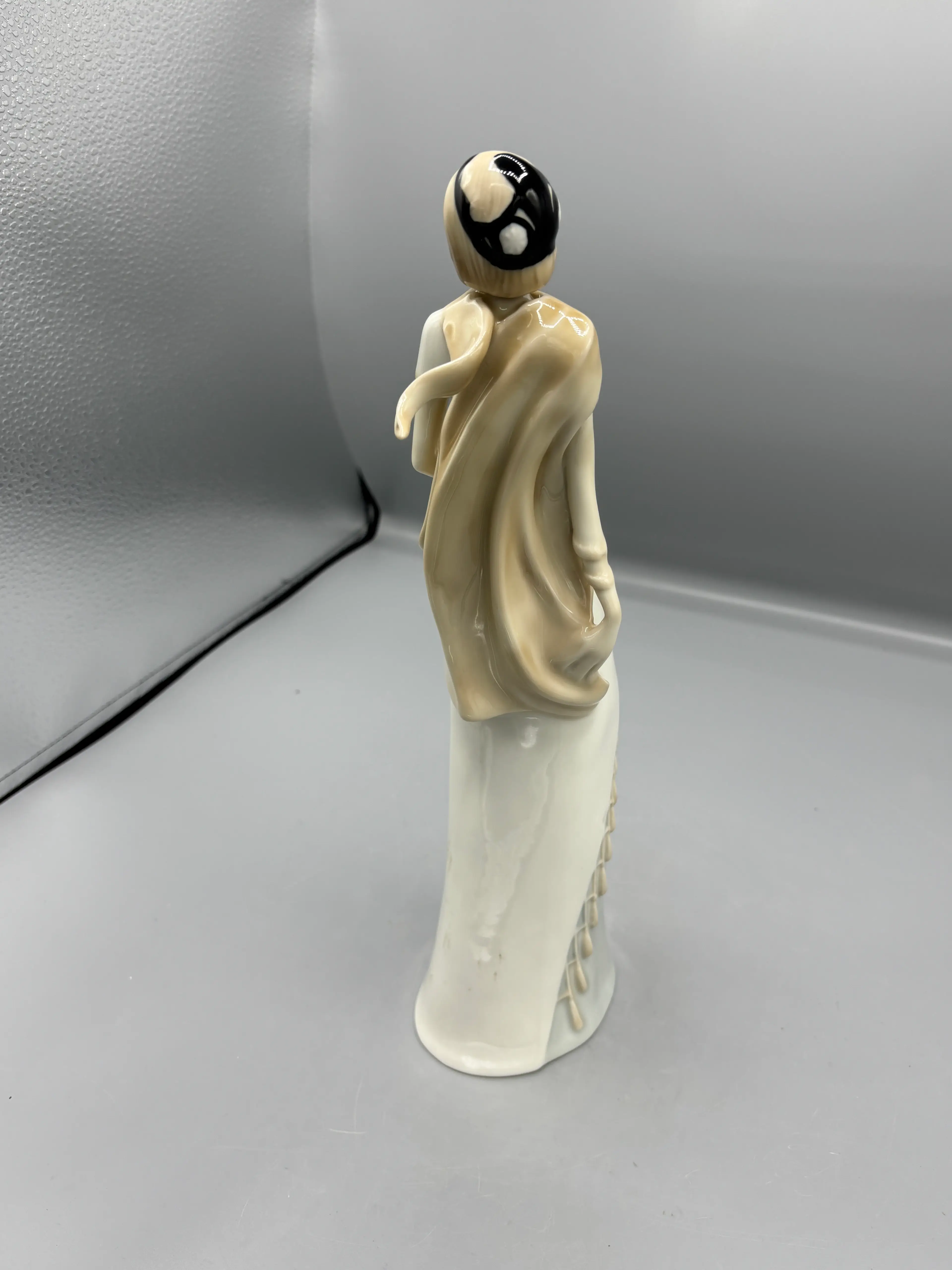 Image 2 of 6