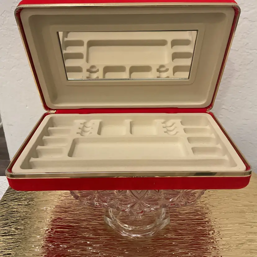 🎉Vintage Red Large Velvet Travel Jewelry Box