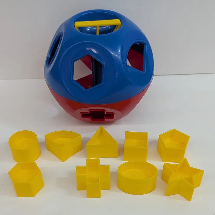 Vintage Tupperware Shape-O-Ball Toy Shape Sorter - 9 Shapes Missing Trapezoid