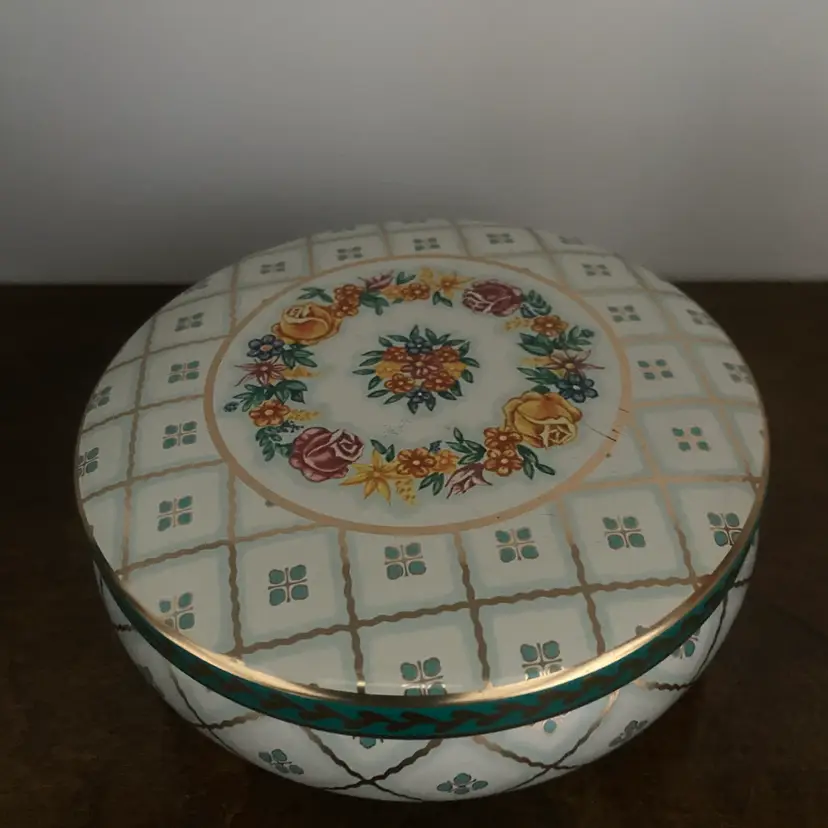 Daher Decorative Ware Tin