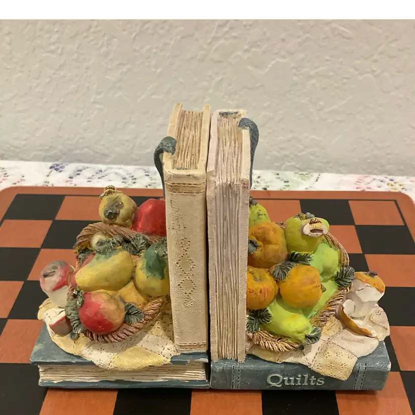 🎉Vintage “Quilts” Resin Bookends