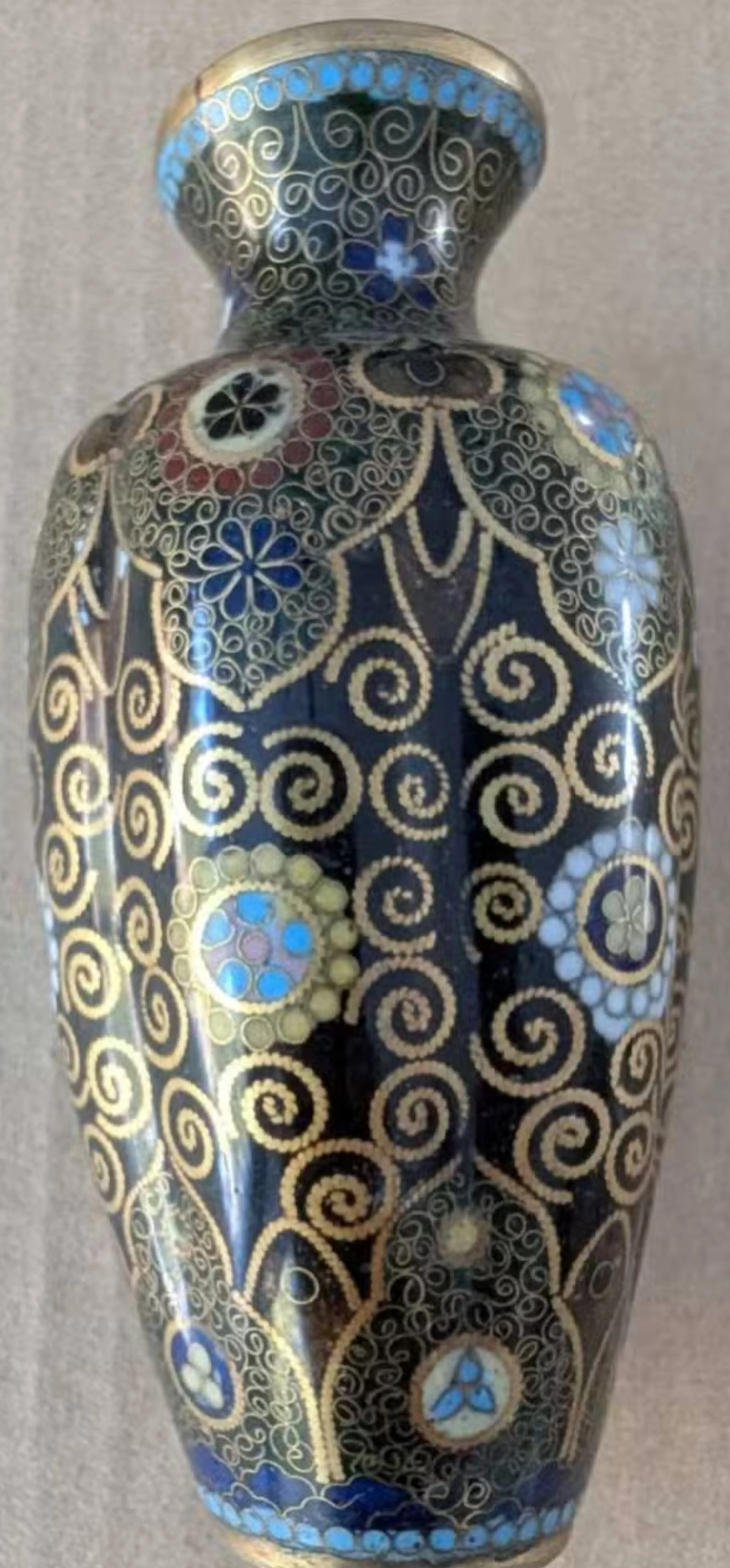 Image 1 of 6