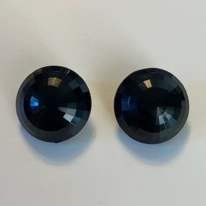 @@ Black Faceted W. Germany Acrylic Clip On Earrings