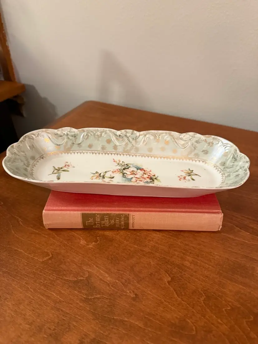 ☀️12-1/2” W x 5” D x 1-1/2” H Vintage Celery Dish