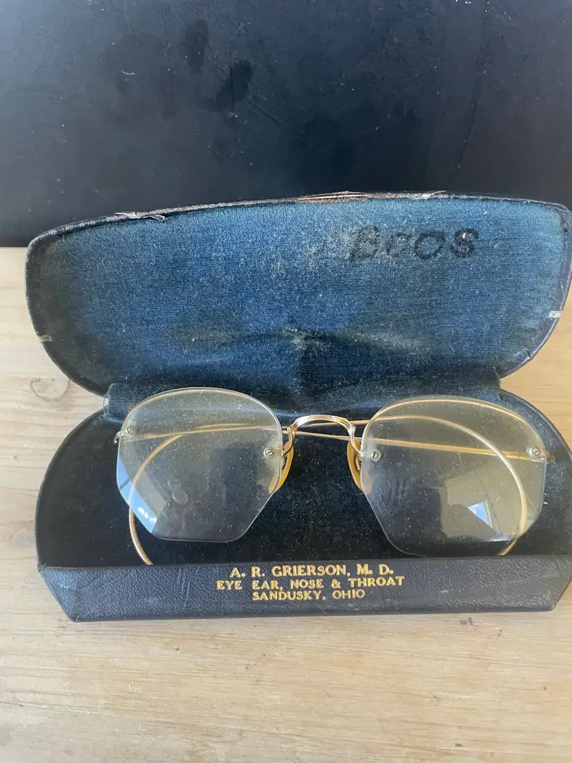 Vintage Pair Gold-filled Wire Glasses With Case