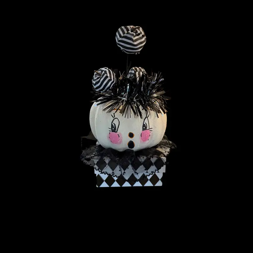 06 Made By Me Kitschy Surprised Retro Pumpkin Halloween Decor