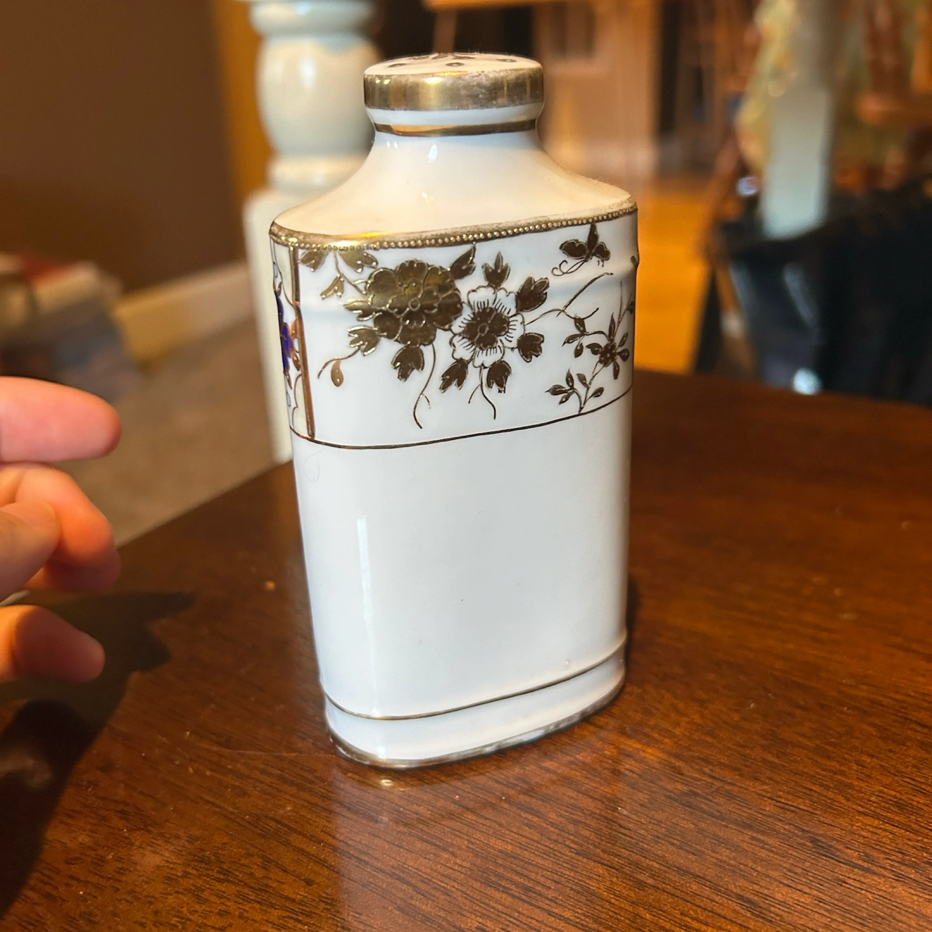 Image 1 of 7