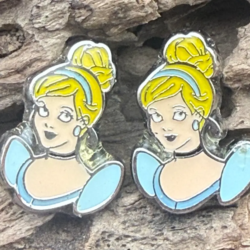 Disney Cinderella Enamel Stud Earrings – Silver Tone Princess Portrait
