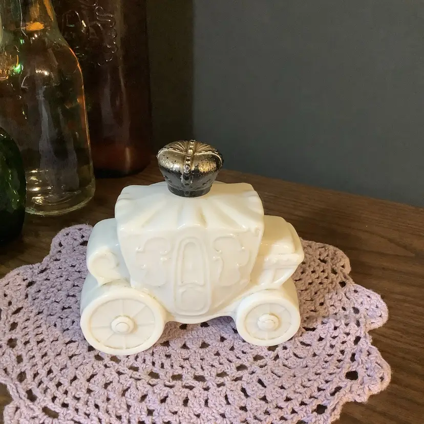 Avon "Royal Coach" milk glass Carriage bottle
