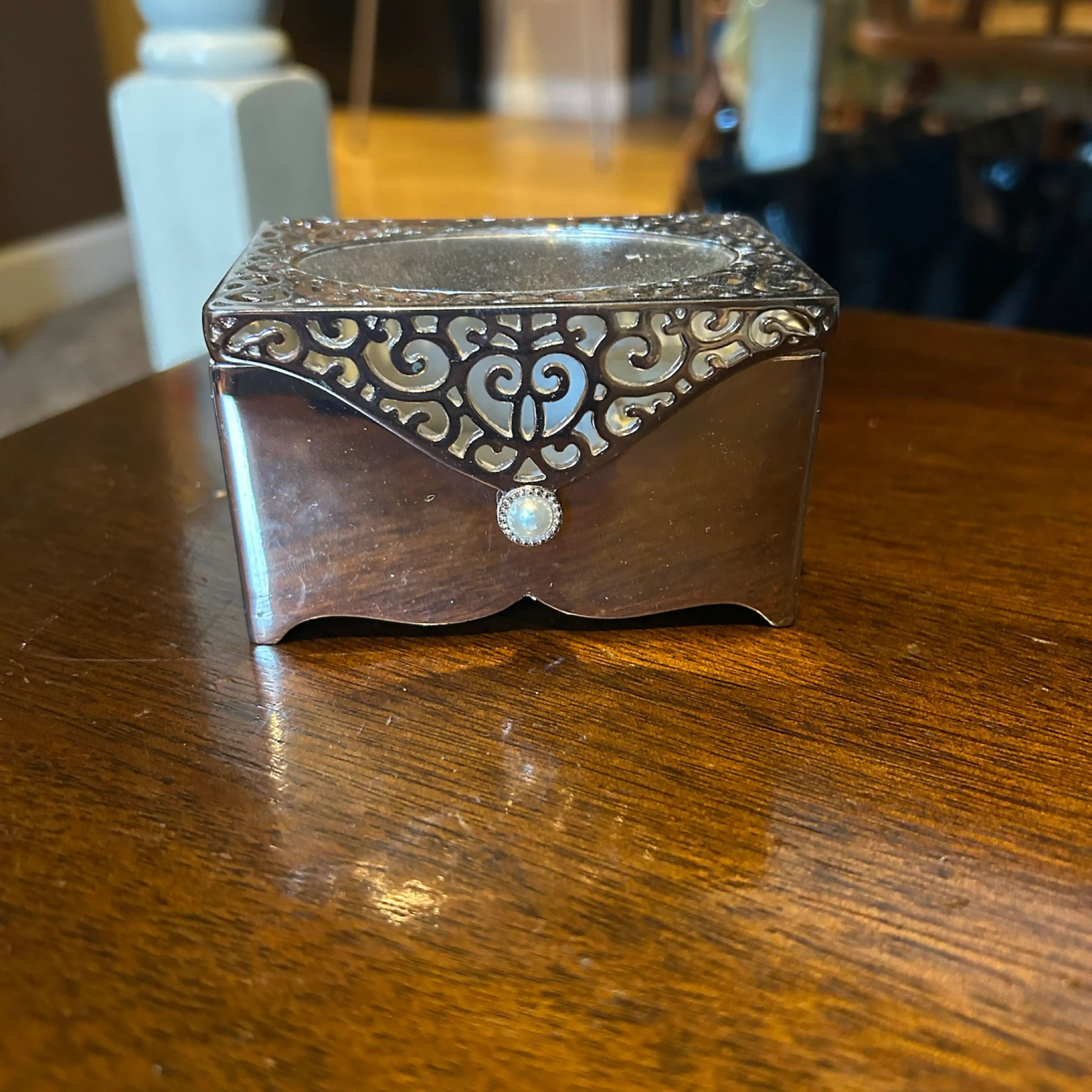 Image 1 of 5