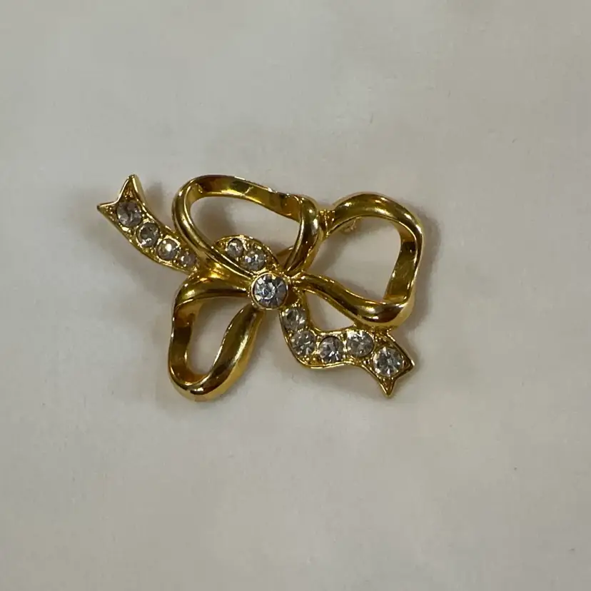 Gold Tone Bow Brooch