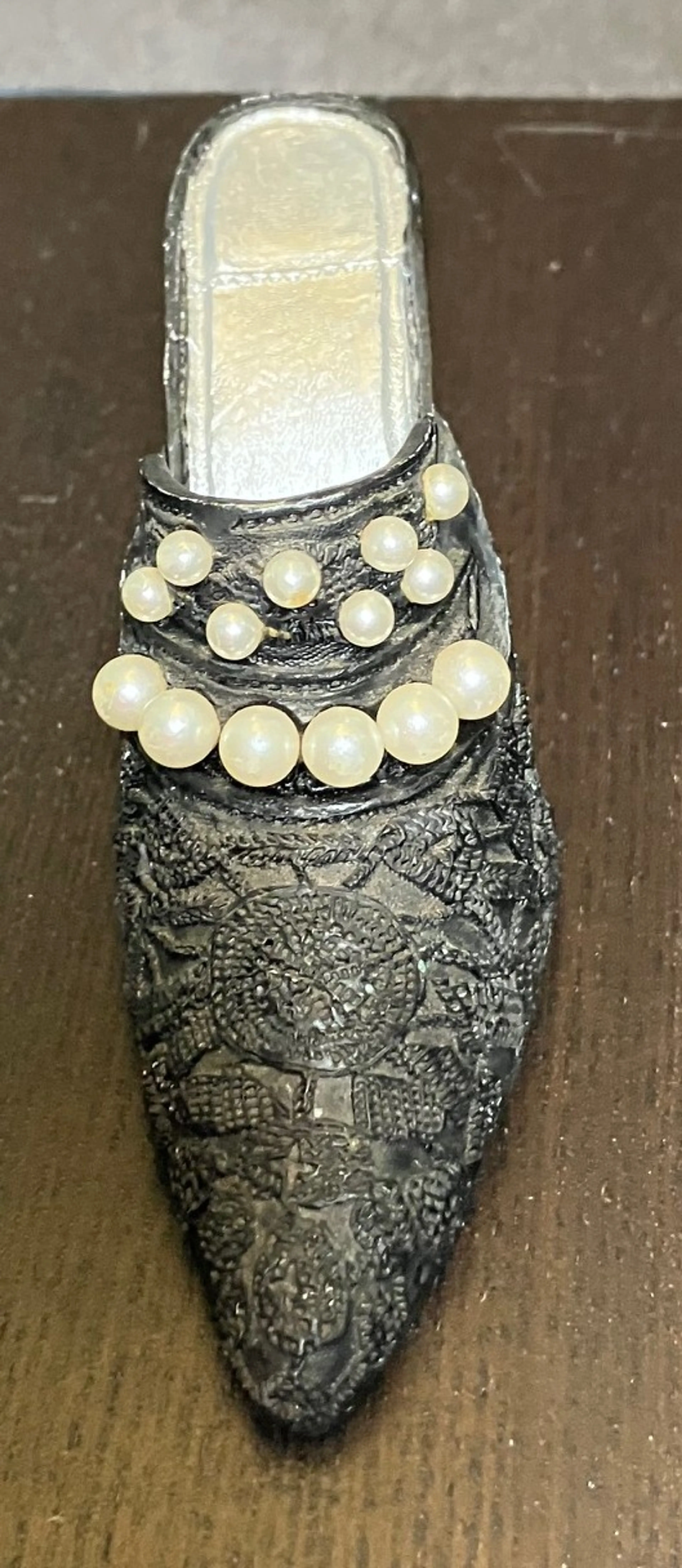 Image 1 of 6