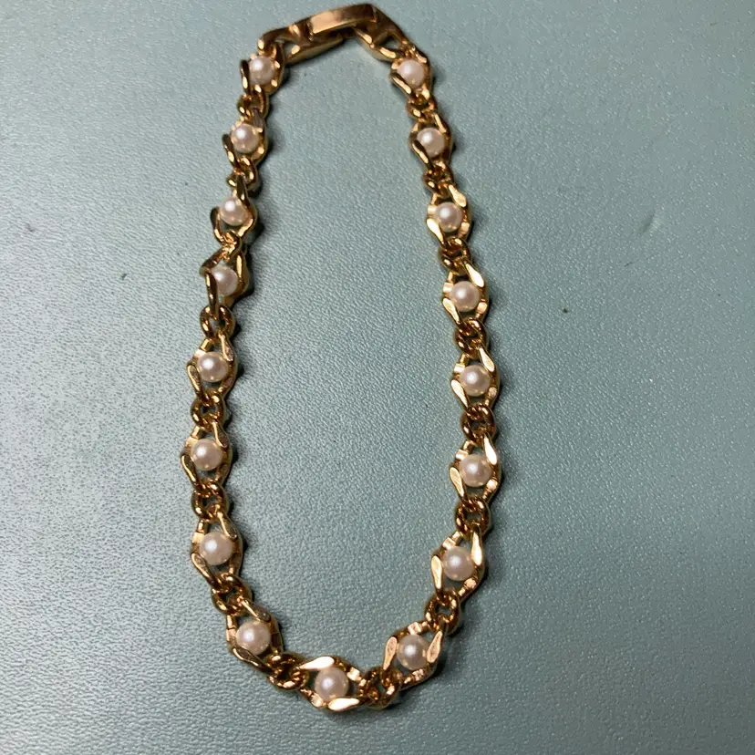 8” Gold Tone Faux Pearl Bracelet!