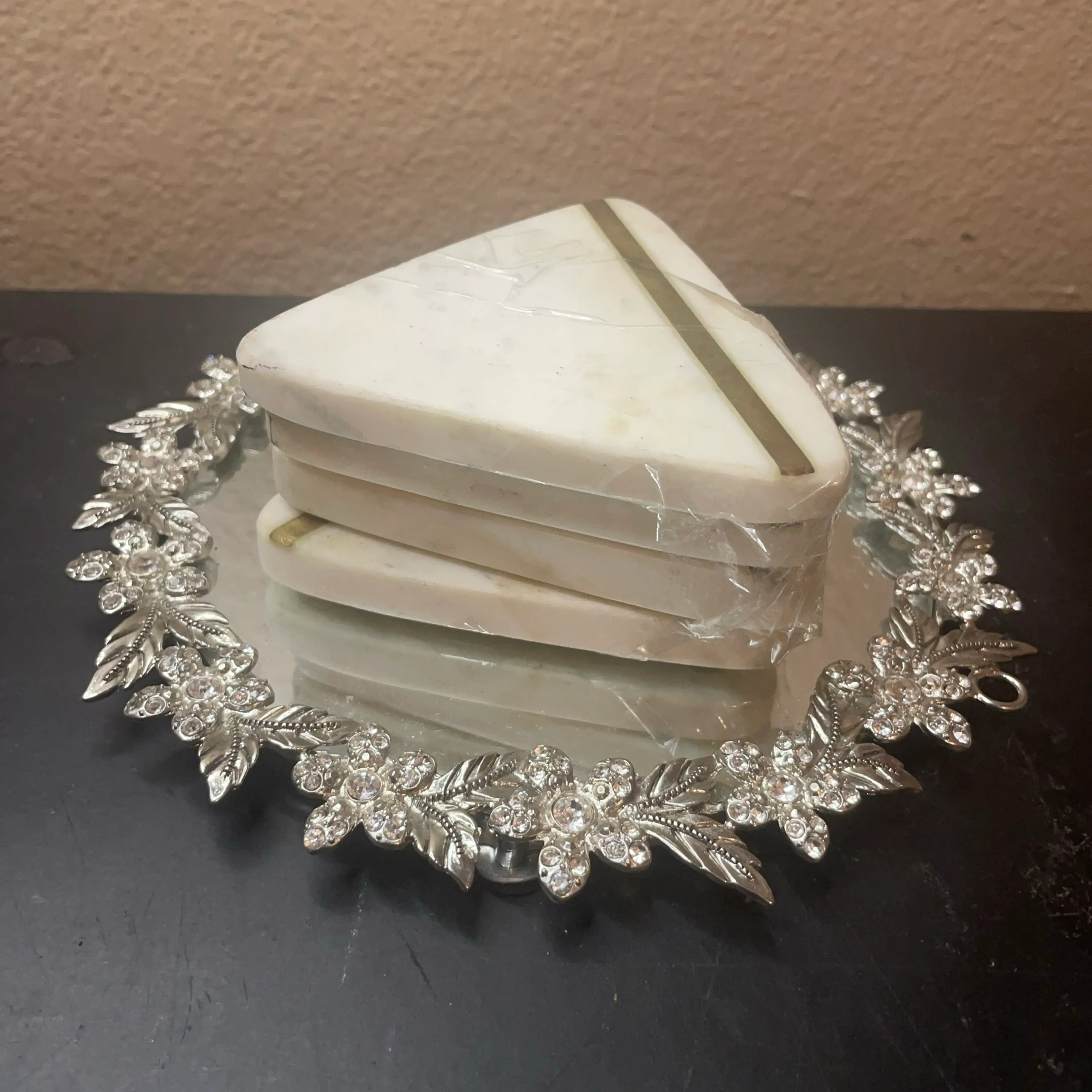 Image 2 of 6