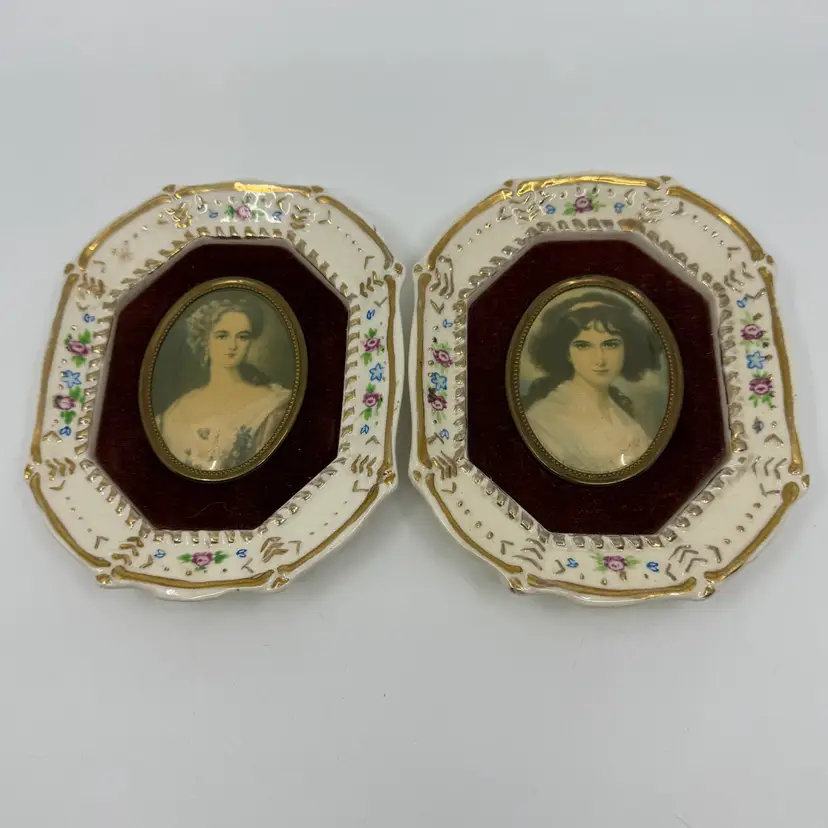 Vintage Pair Victorian Cameo Creation Ceramic Frame Oval Wall Plaques Japan