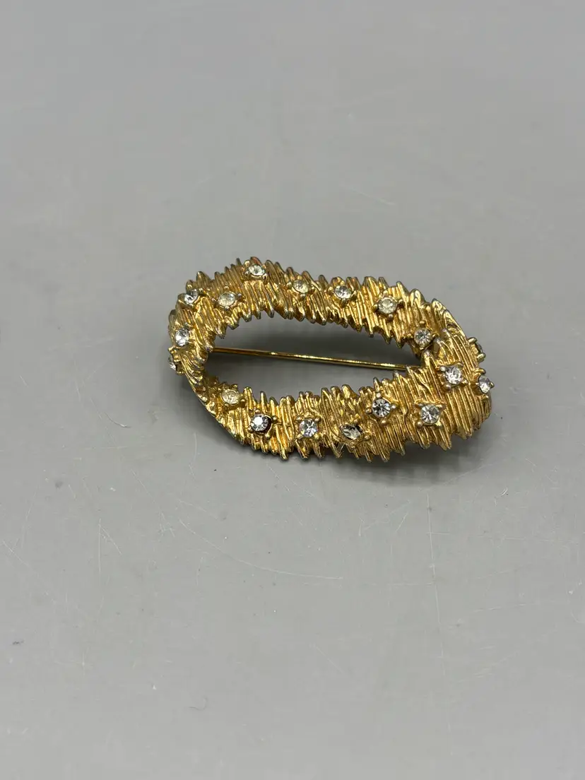 Vintage Circo gold brushed Rhinestone brooch