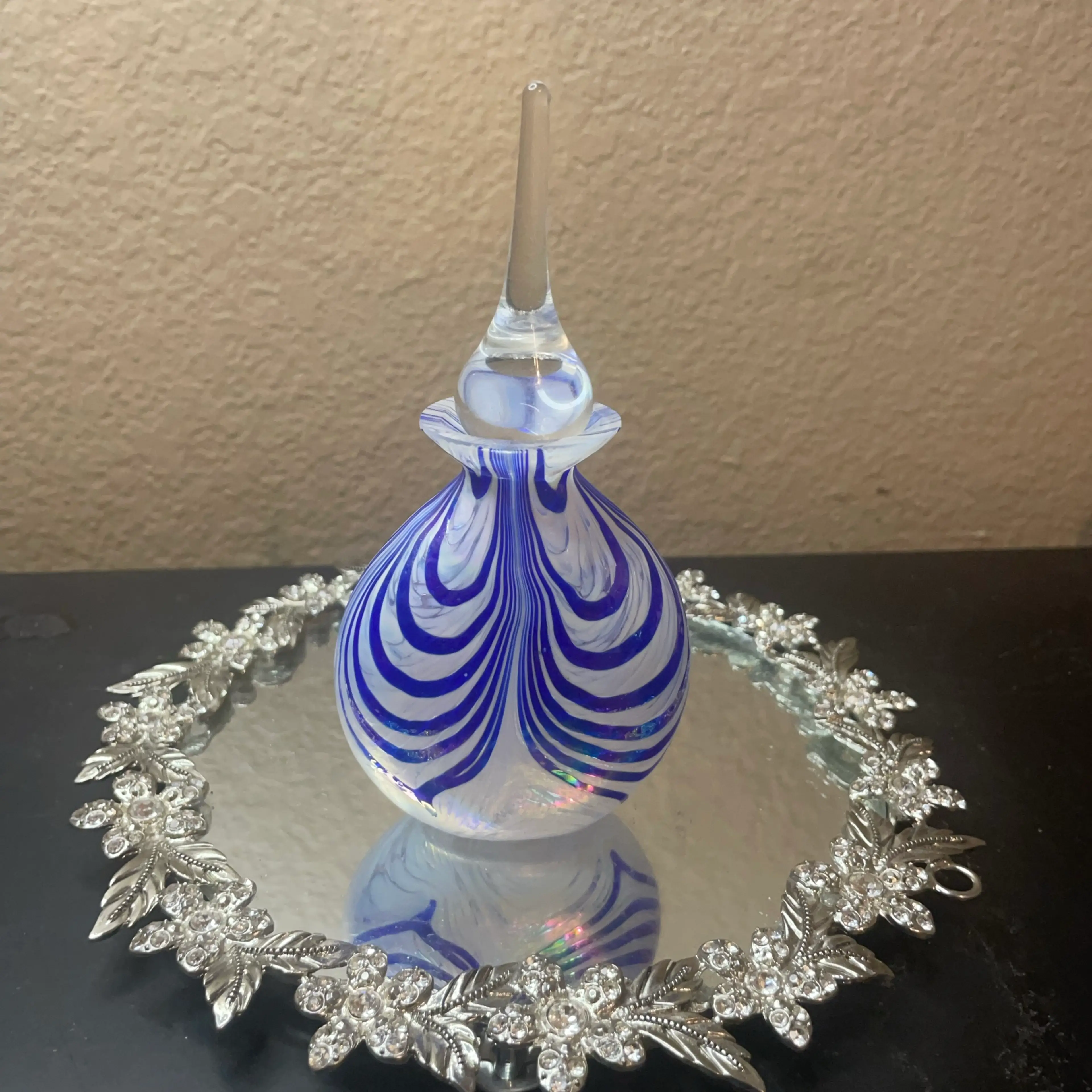 Image 2 of 6
