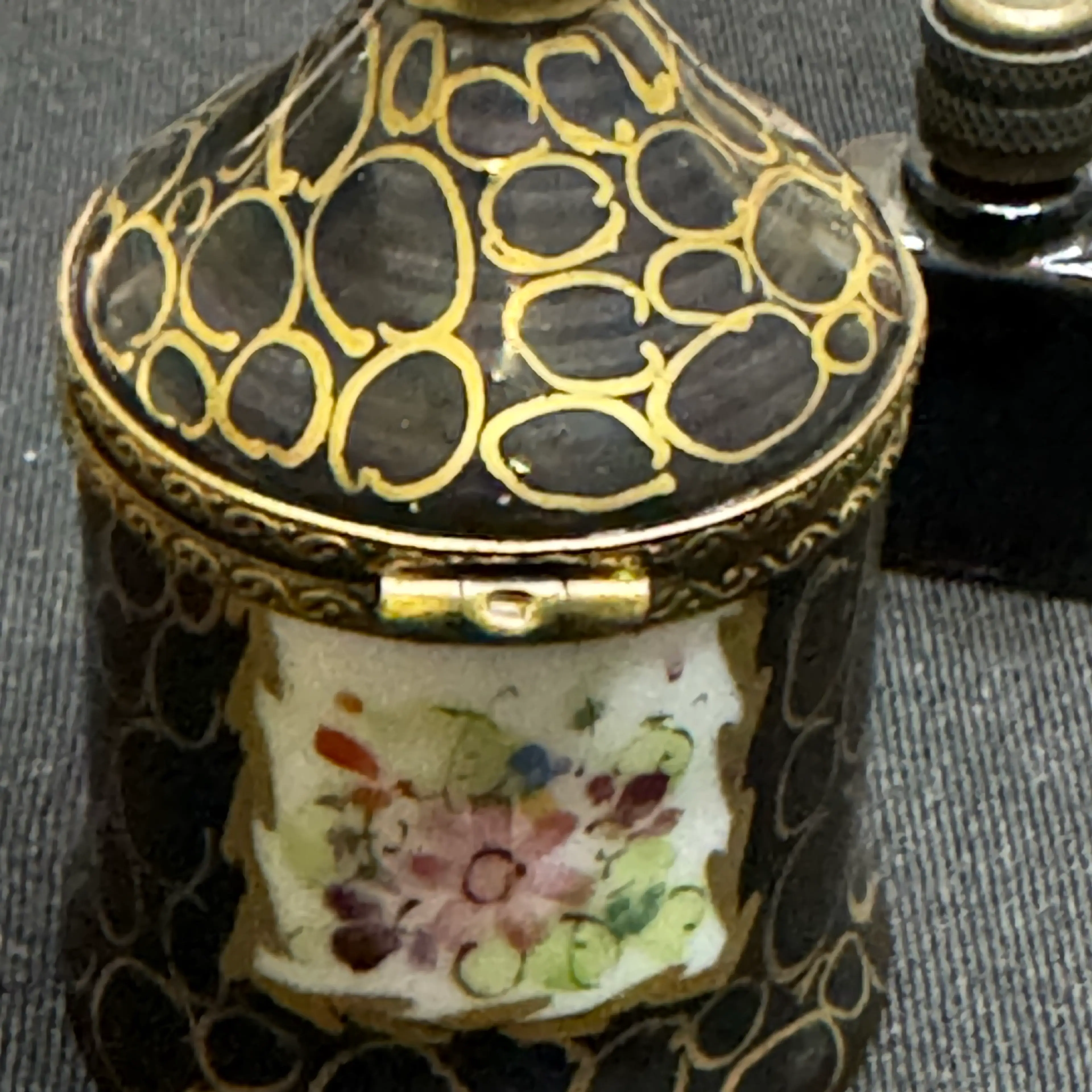 Image 2 of 8