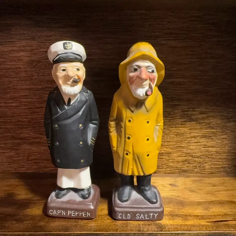 308. Vintage Old Salty Cap'n Pepper Shakers – Hand-Painted Ceramic Japan 1960s