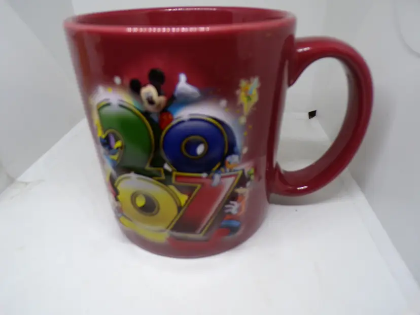 2007 Disney 16oz Mug Made in Thailand, NO chips, Scratches or Cracks.