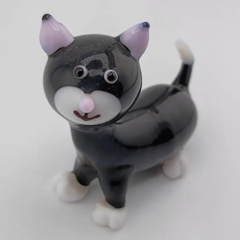 Heavy glass cat figurine