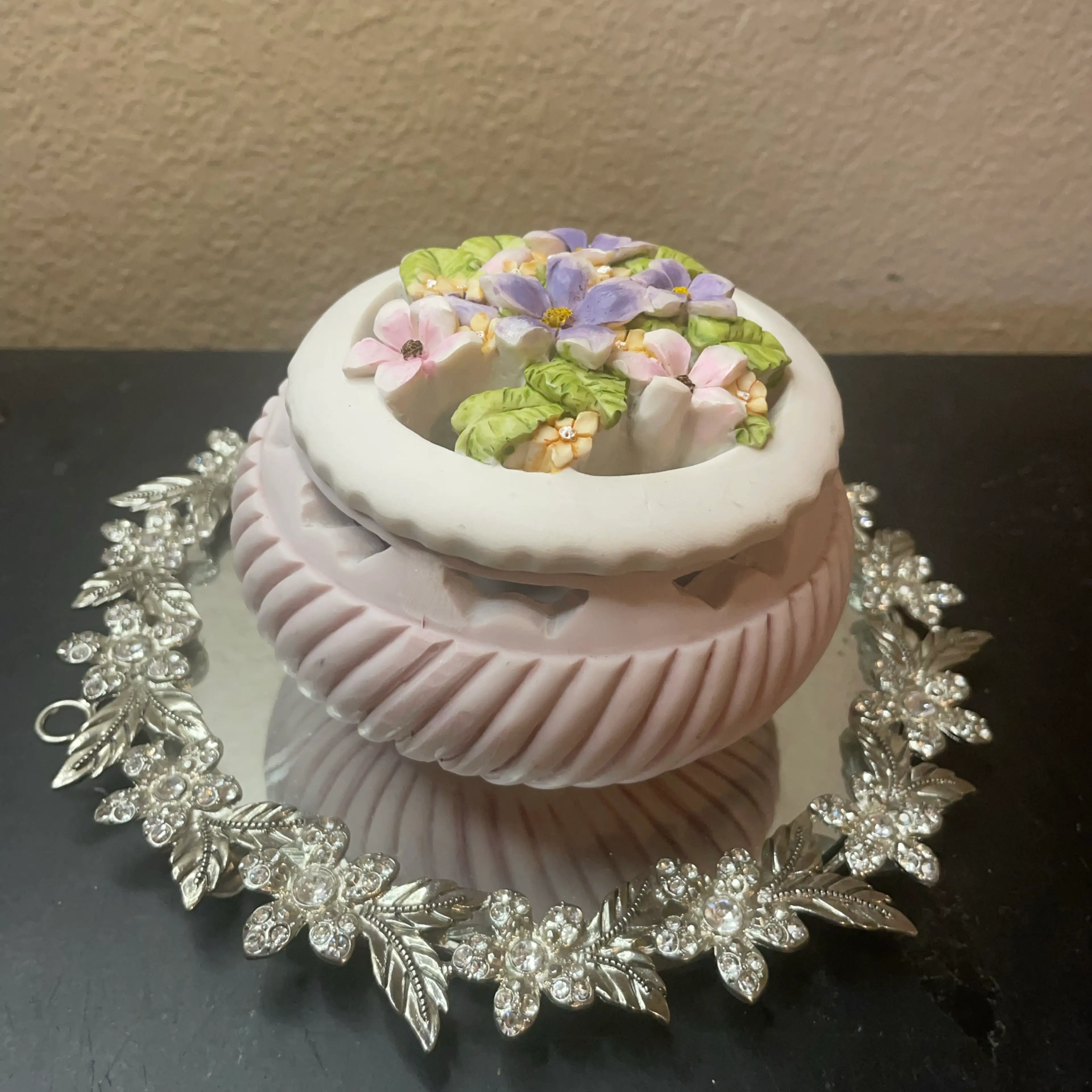 Image 2 of 8