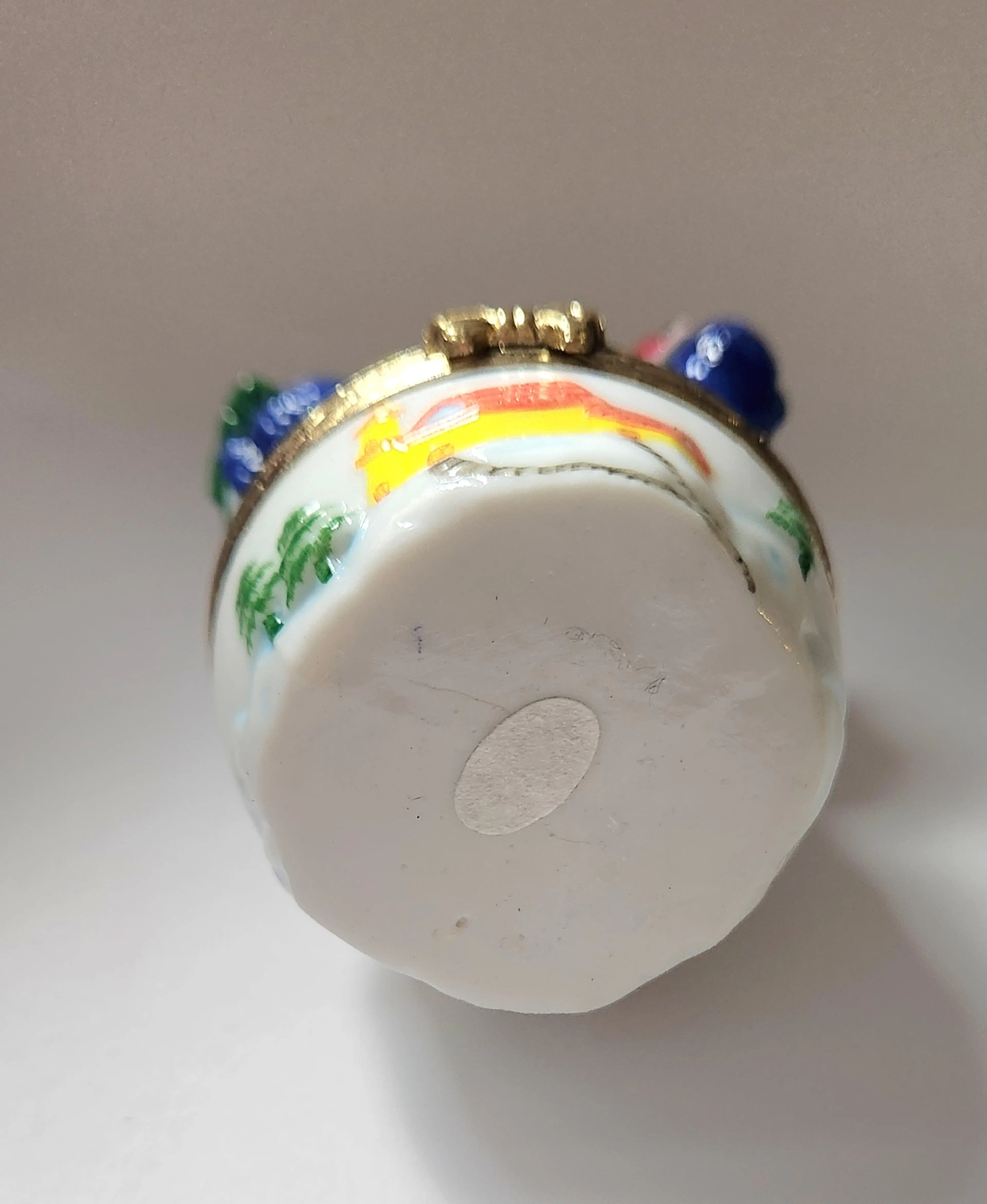 Image 3 of 3