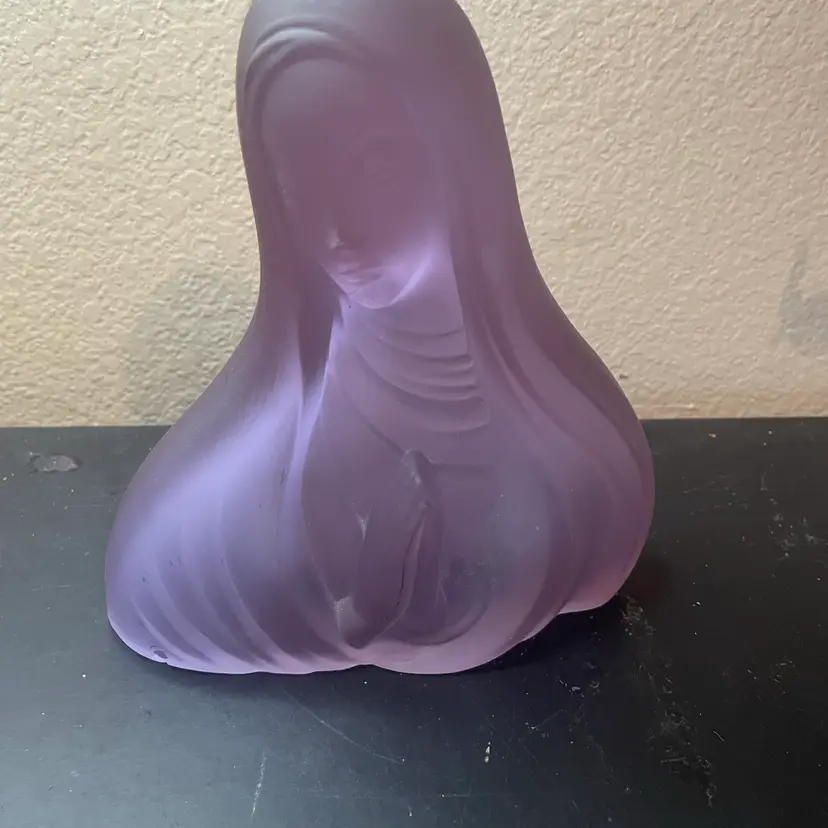 MCM 1930 Madonna Bust designed by Austrian sculptor Franz Hagenauer Alexandrite Satin Glass