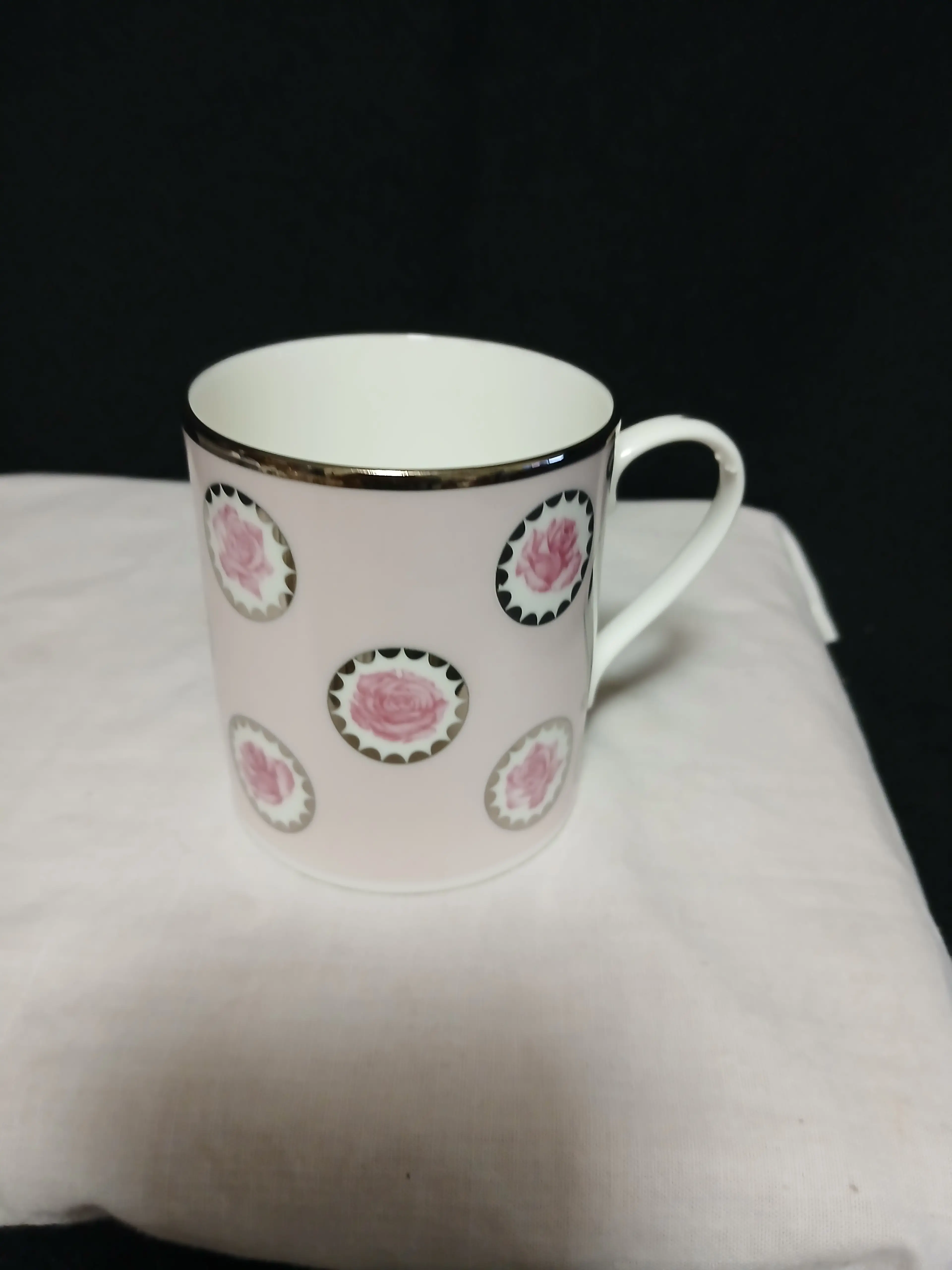 Image 2 of 6