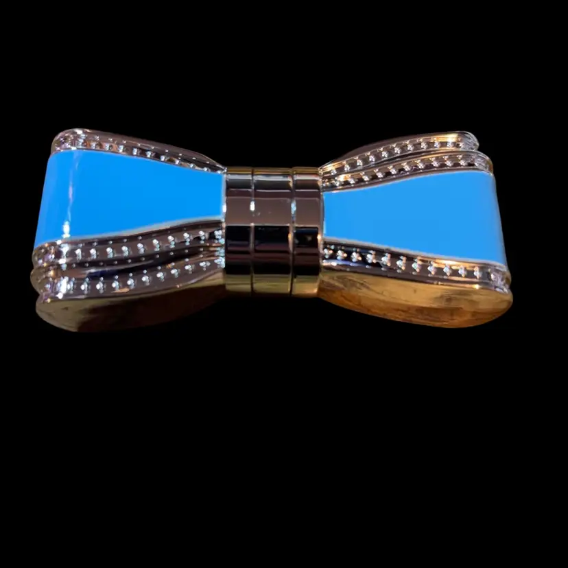 Lipstick In The Shade Blitz Bowtie Applicator