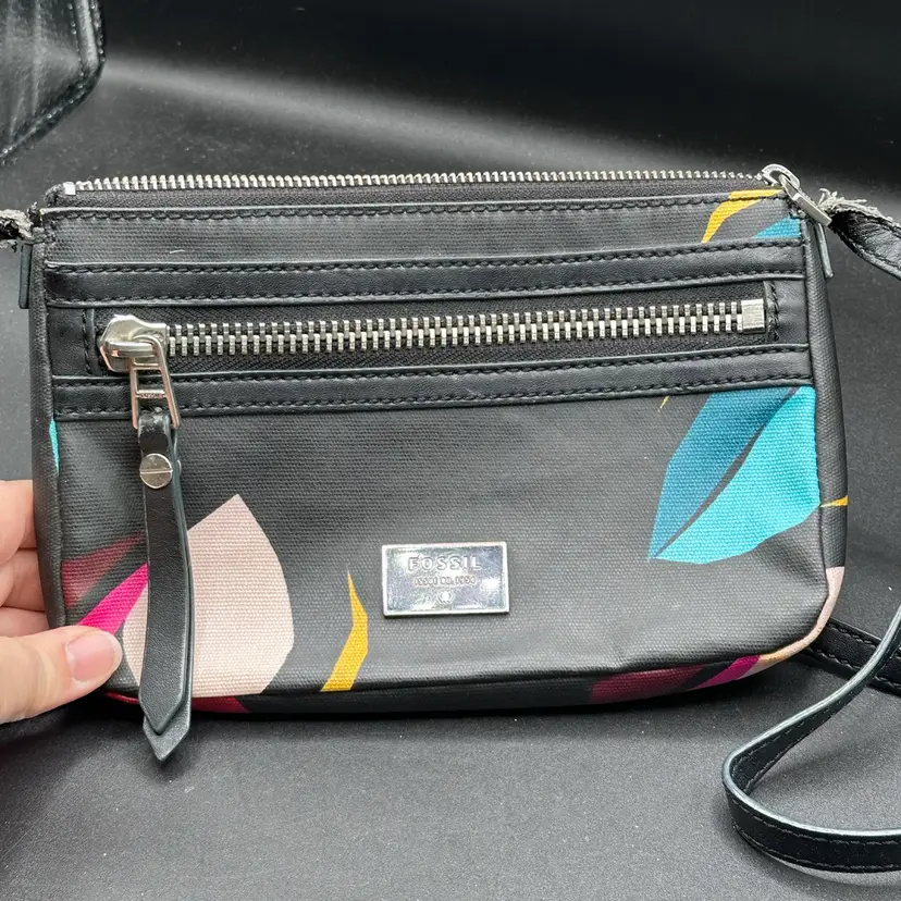 Fossil Crossbody Small Black Pink Blue Patterned Logo Pockets Designer Purse Bag