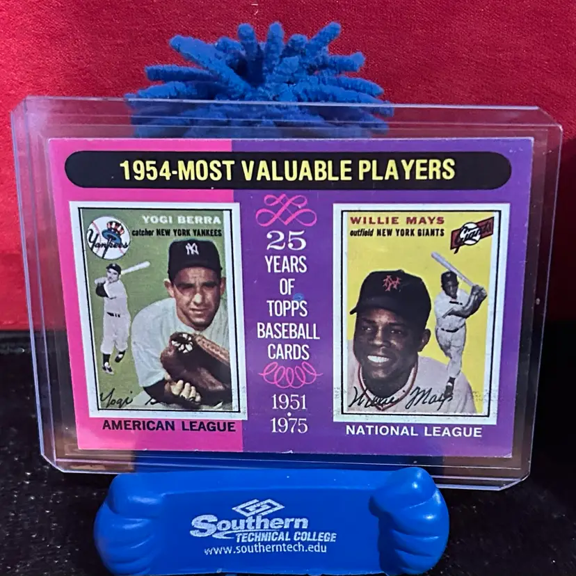 1975 Topps - Most Valuable Players Willie Mays, Yogi Berra #192