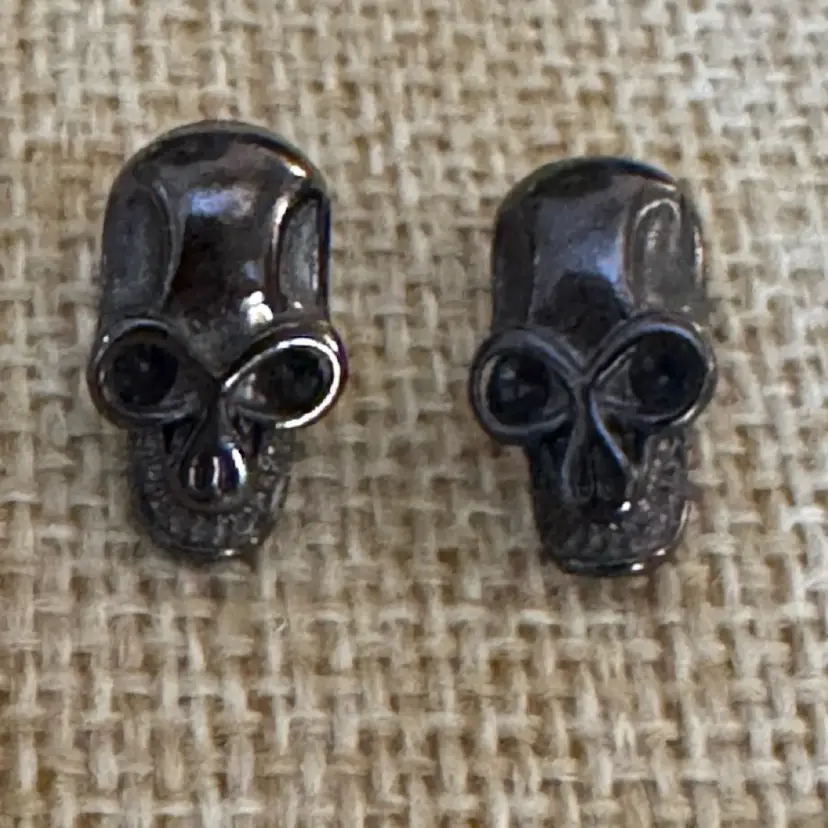 Dark Gray Skull Stud Earrings