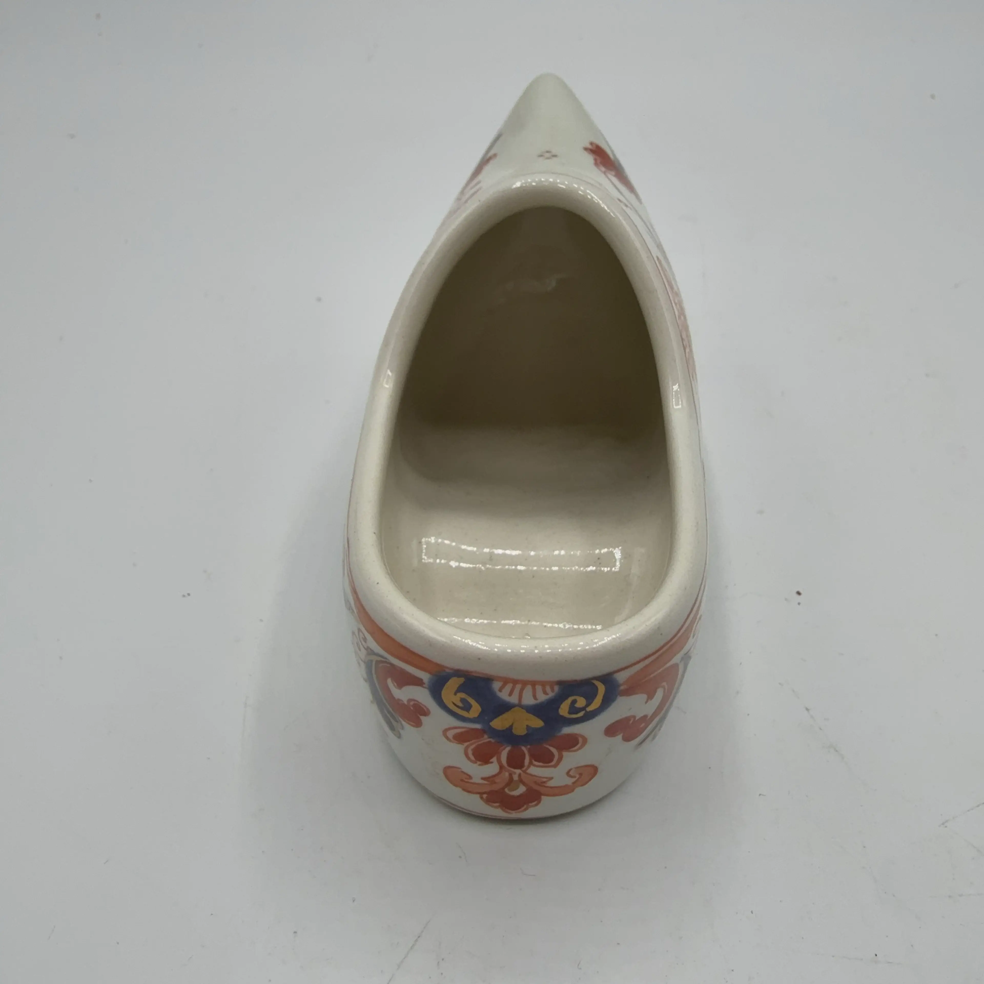 Image 3 of 7