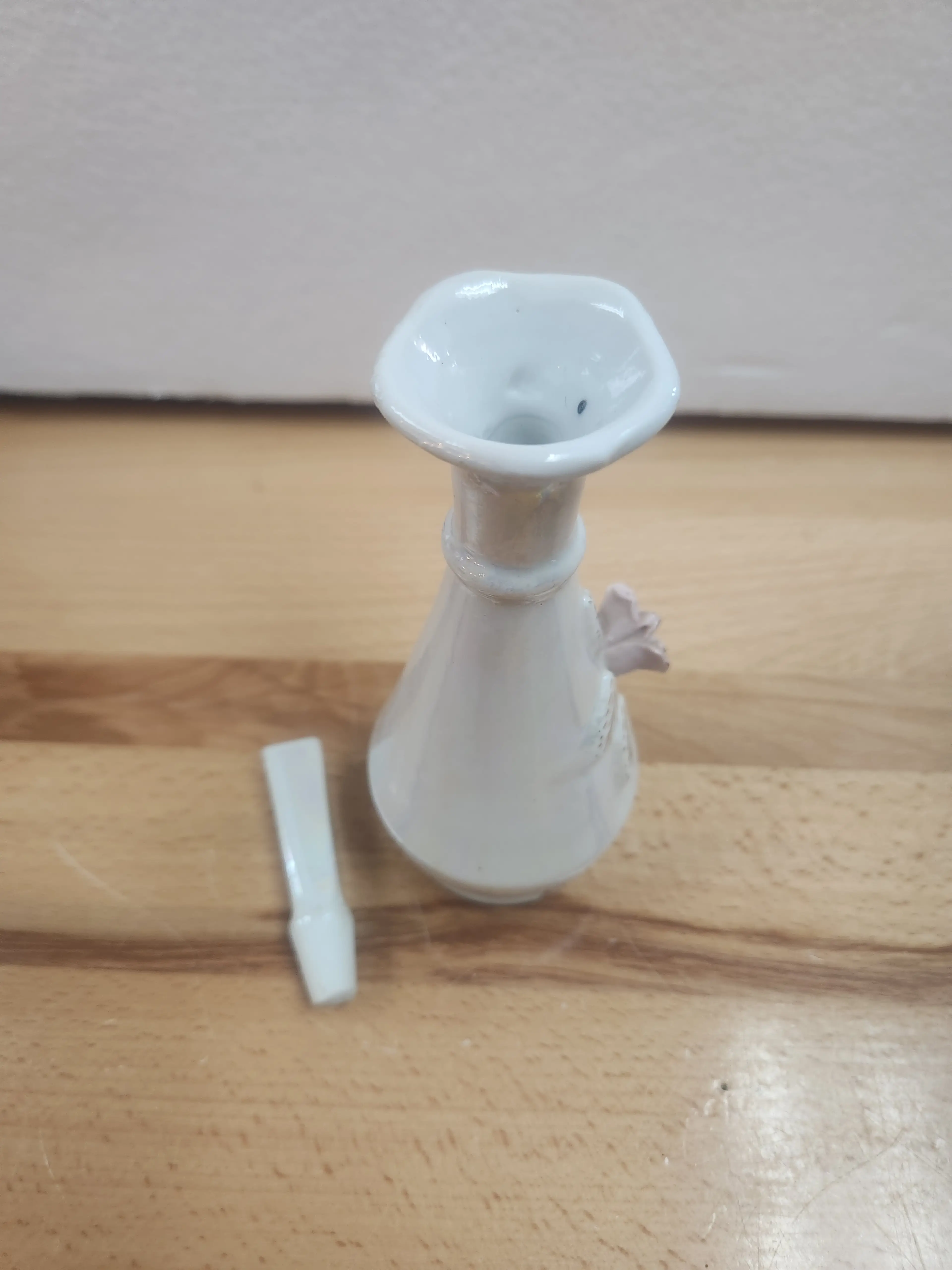Image 3 of 4