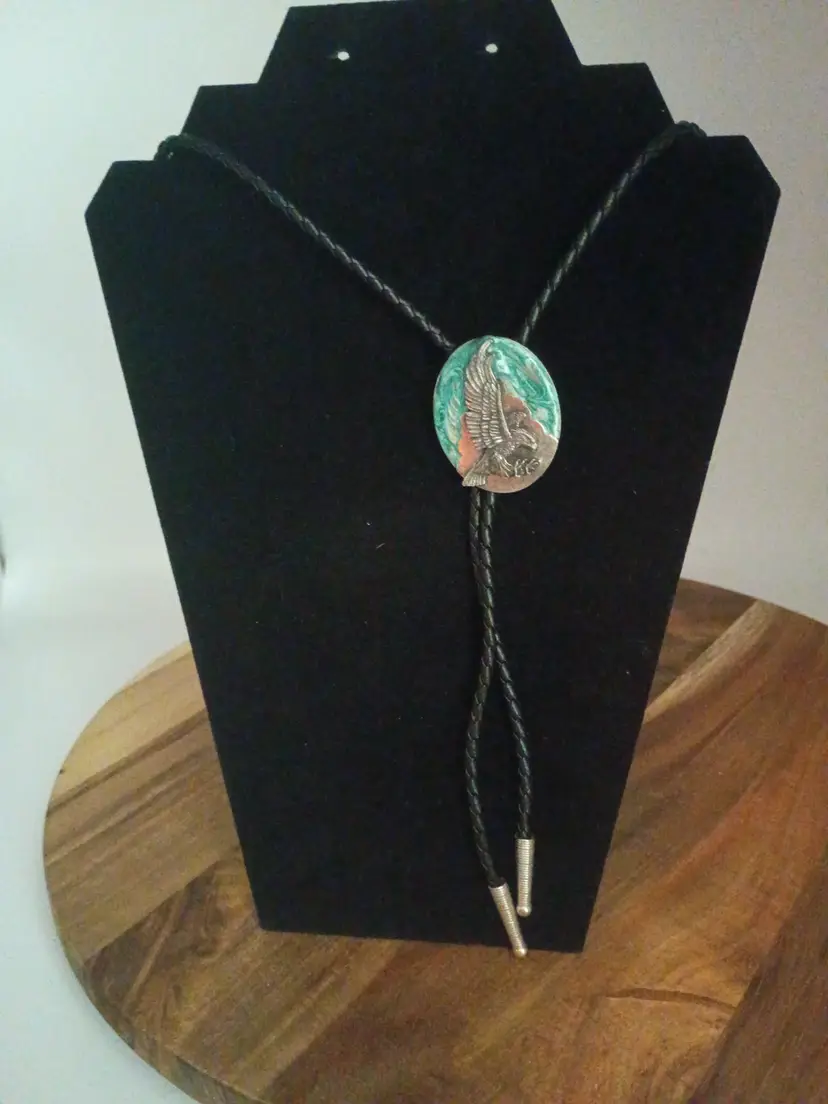 Vintage Soaring Eagle Bolo Tie Signed dated 1987 Siskiyou Buckle Co. Teal Enamel on Pewter